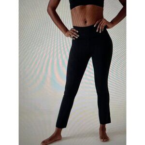 Athleta Transcend Stash Crop Straight Leg Pant size XXS Black Brand New